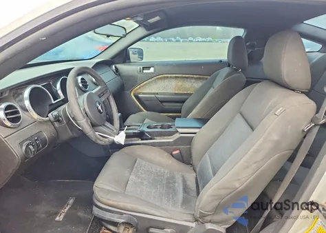 2008 Ford Mustang z USA, uszkodzony, nr VIN 1ZVHT80N585140464